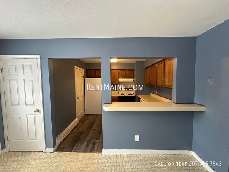 Building Photo - 114 Main Rd S