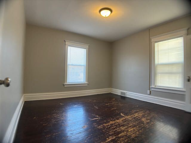 Building Photo - Large Home near Bradley University