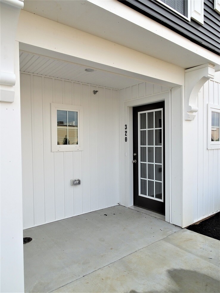 Building Photo - 320 Mayer Pl