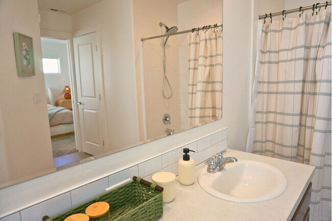 Building Photo - 5553 E Bollo St