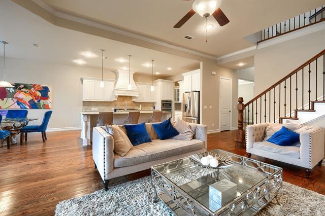 Building Photo - 949 Byron St