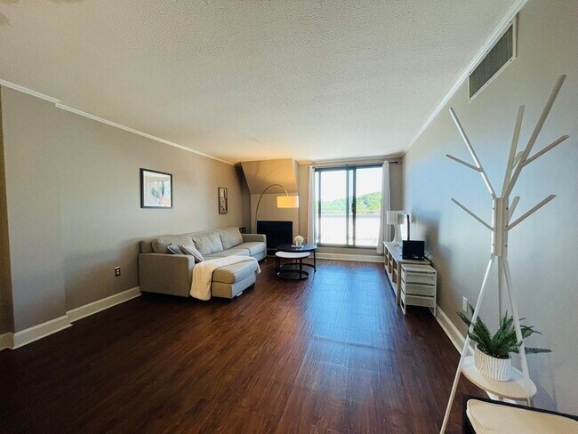 Building Photo - 59 Brainerd Rd