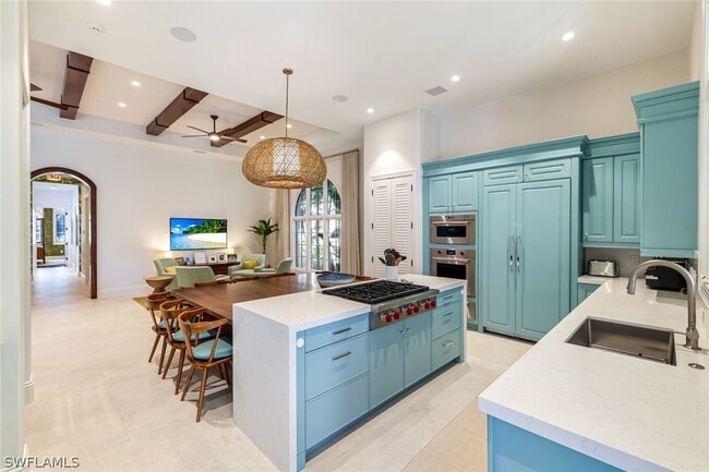 Building Photo - 2904 Tiburon Blvd E