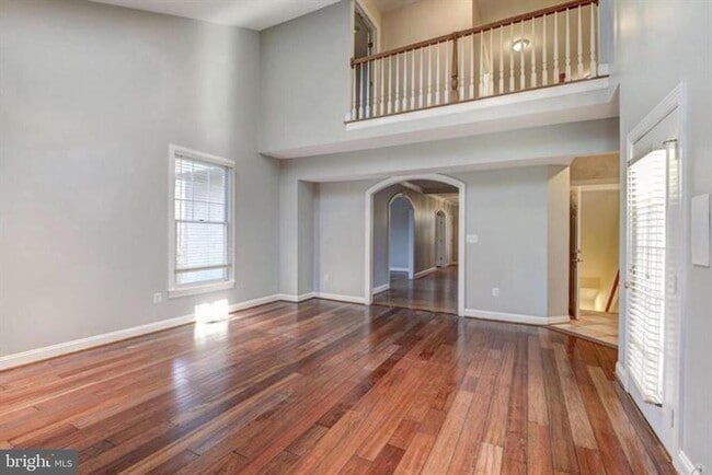 Building Photo - 2082 Hunters Crest Way