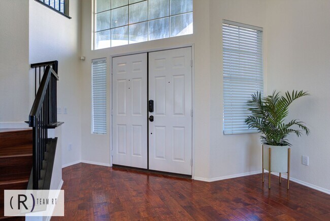 Building Photo - A Bright and Cozy Home with 3 Bedroom and 2 Bathroom with a Loft