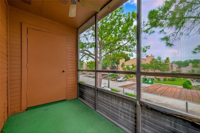 Building Photo - 10555 Turtlewood Ct