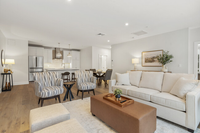 Building Photo - 1 US-1