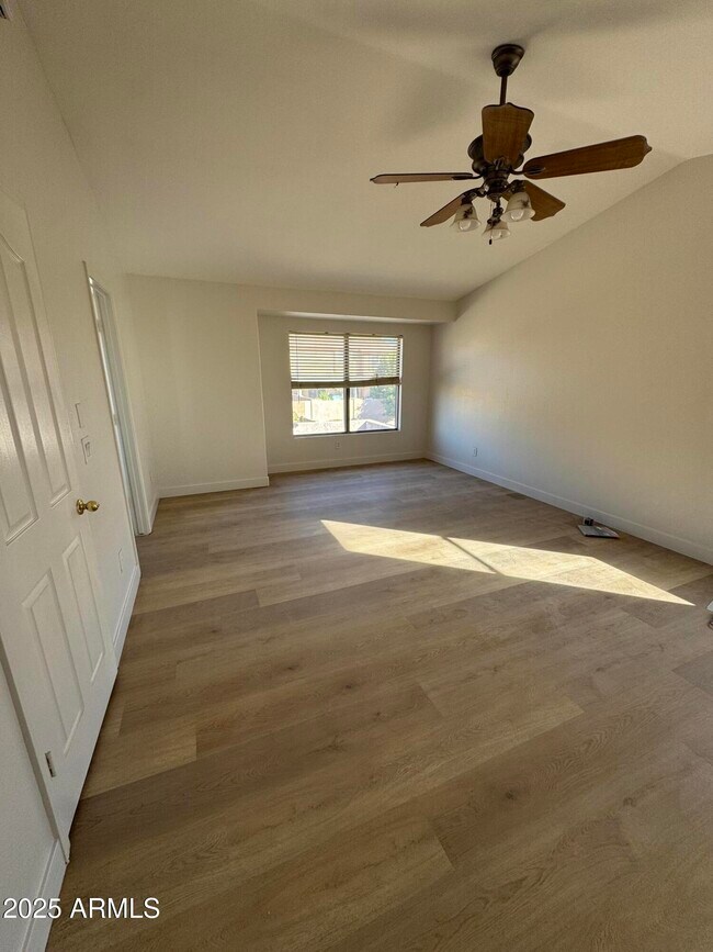 Building Photo - 4626 E Weaver Rd