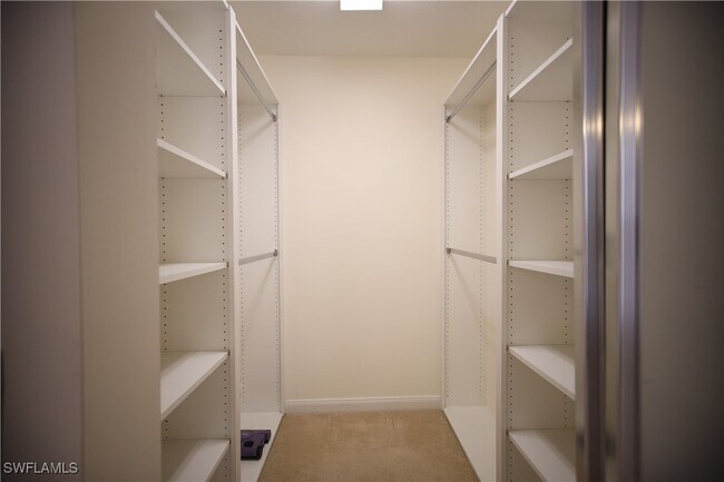 Building Photo - 7558 Rozzini Ln