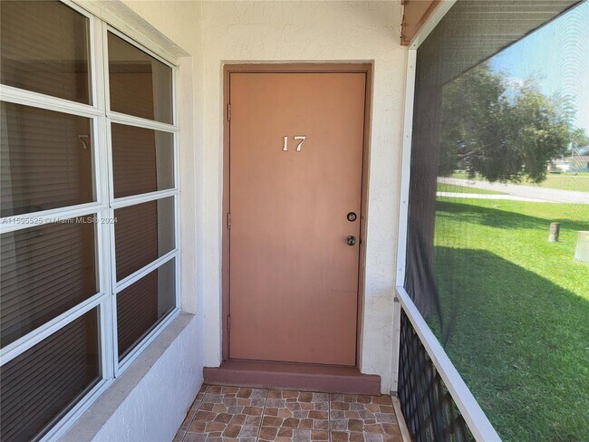 Building Photo - 208 Oakmont Pkwy