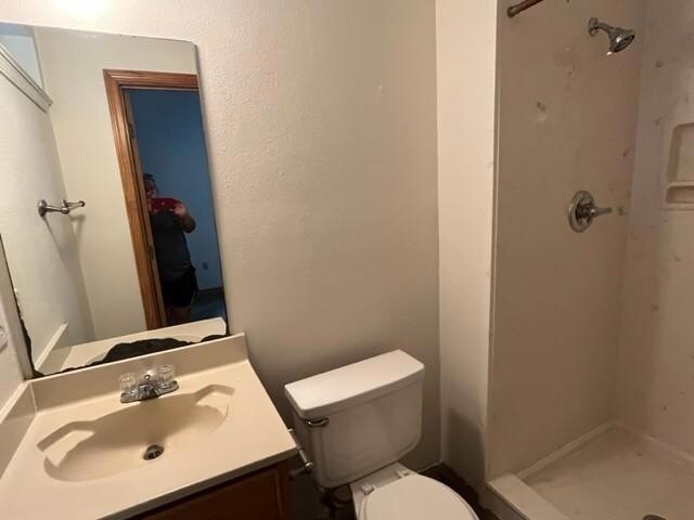 Building Photo - 35515 Oak Ridge Avenue Unit B
