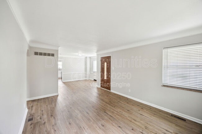 Building Photo - 5211 Parkview Ave