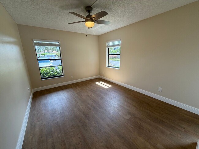 Building Photo - 5321 Summerlin Woods Dr