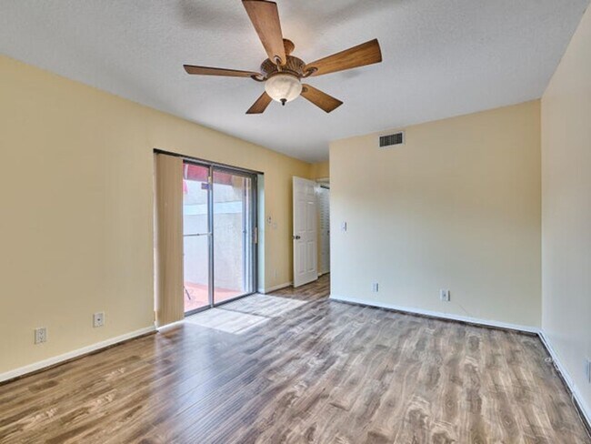 Building Photo - 4065 Village Dr