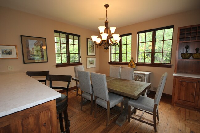 Building Photo - 1141 Meadowlark Ln