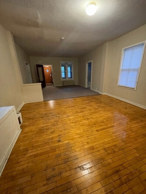 Building Photo - 929 7th St S