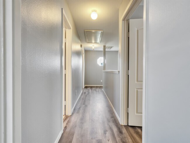 Building Photo - 11703 Emerald Hill Dr