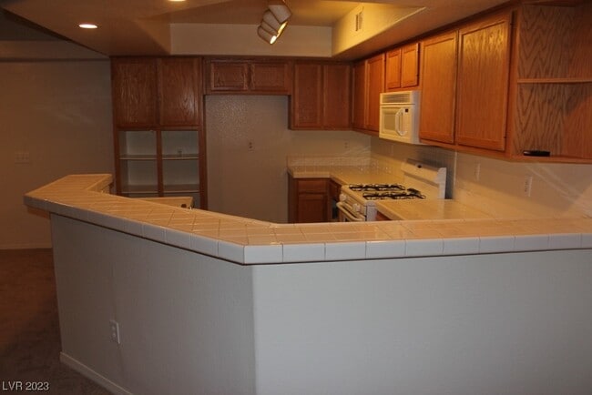 Building Photo - 6701 Cobre Azul Ave