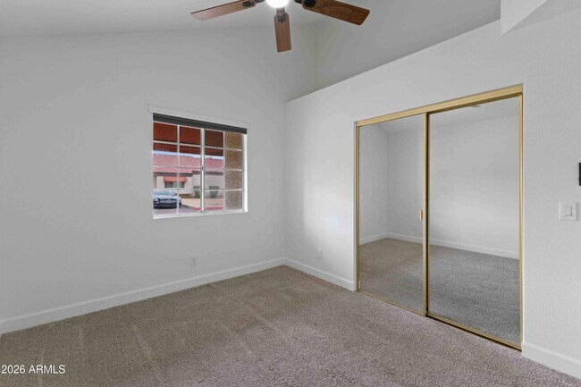 Building Photo - 2118 E CENTER Ln