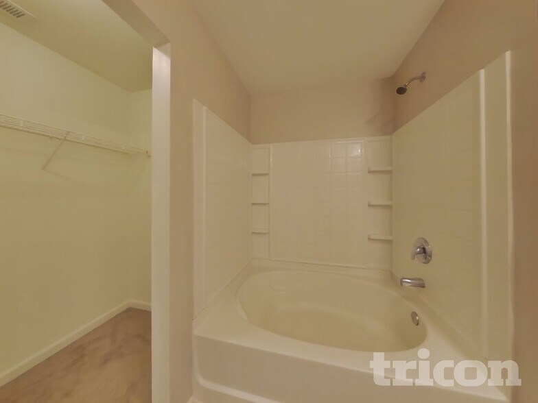 Building Photo - 197 Altondale Dr