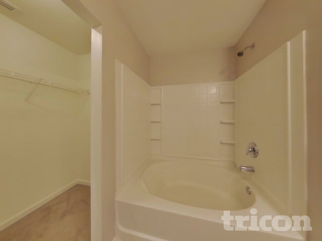 Building Photo - 197 Altondale Dr