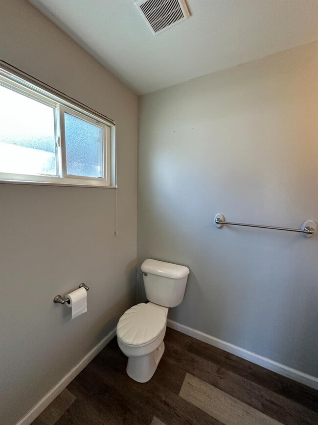 Building Photo - 1310 W Magill Ave