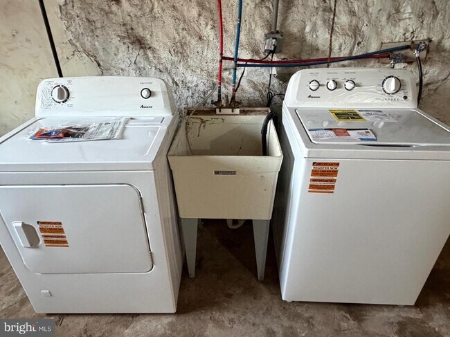 Building Photo - 2667 N Napa St