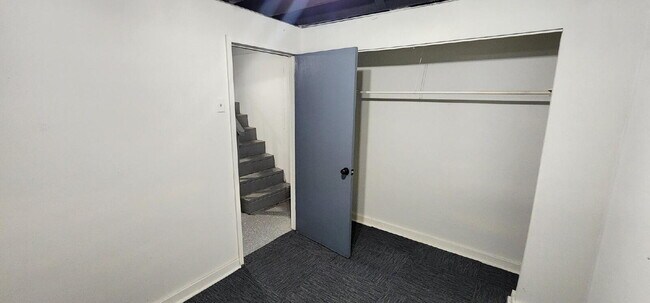 Building Photo - Updated Ferguson Home with Finished Basement & Fenced Yard