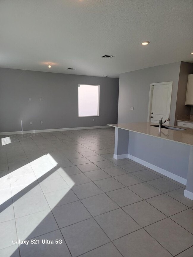 Building Photo - 4518 Dow Ln