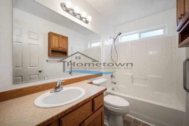 Building Photo - 433 N Brushwood Ct