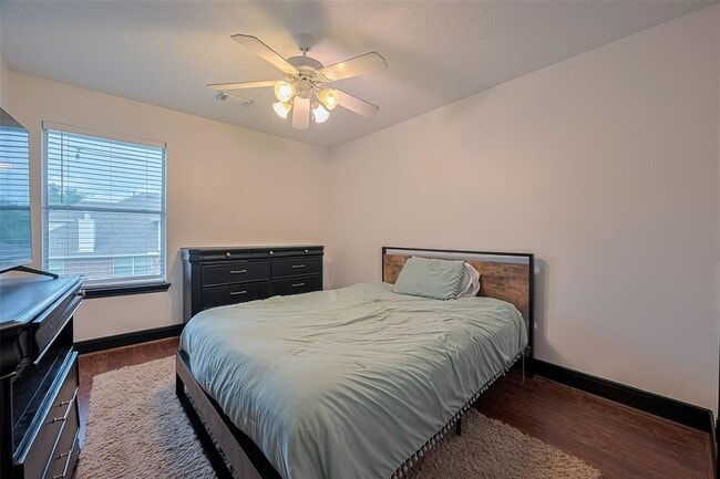 Building Photo - 13703 Broad Oaks Ln