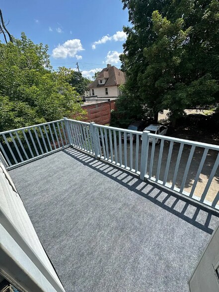 Building Photo - 742 E Stockbridge Ave