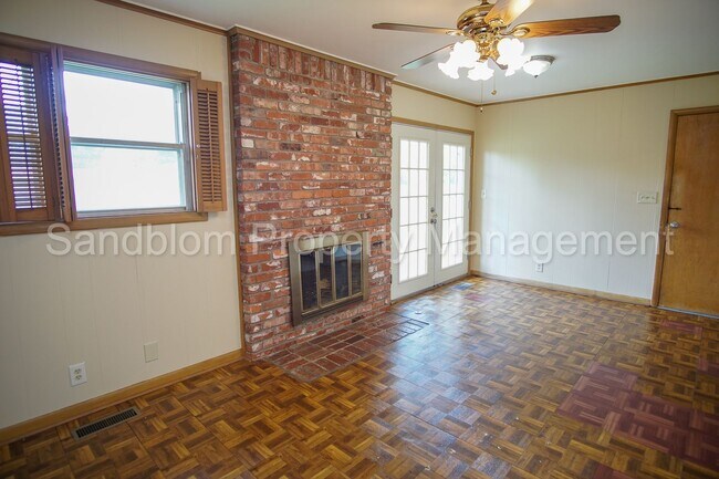 Building Photo - 5344 E 27th St