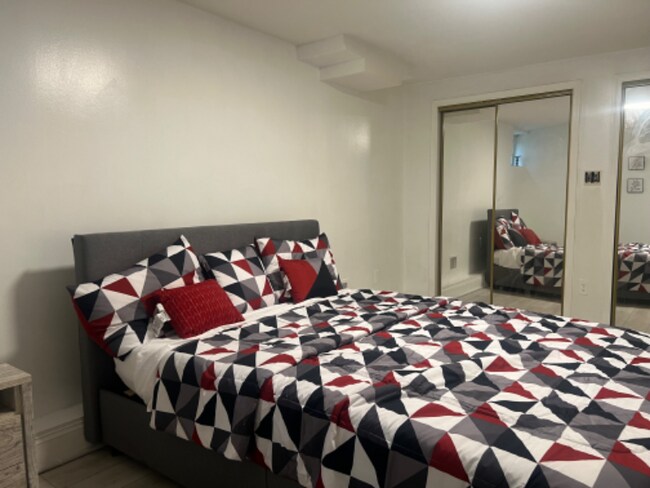 Building Photo - 4801 Oliver St