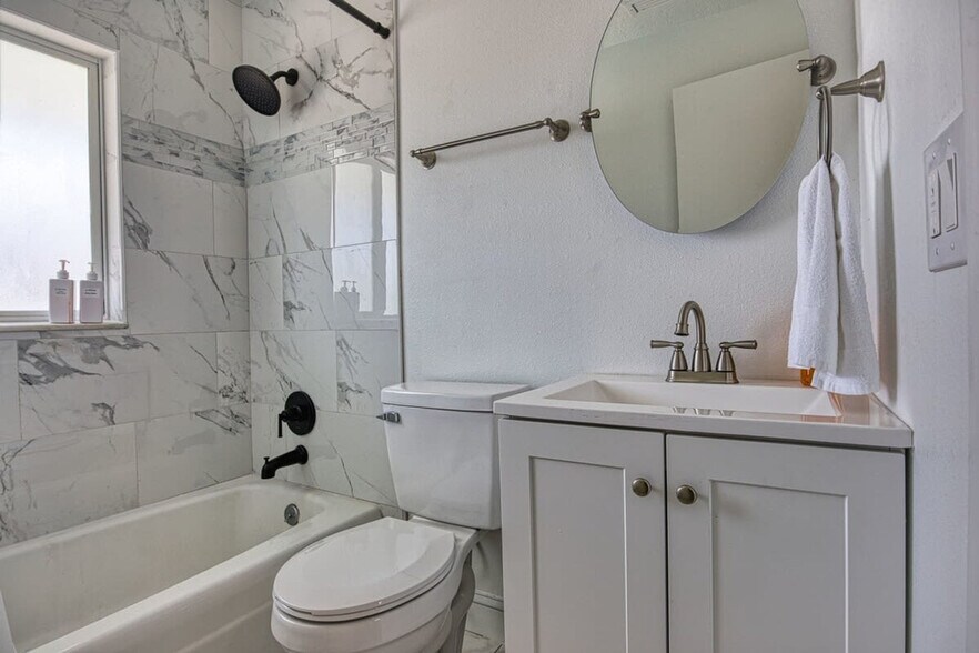 Building Photo - 505 Fillmore Ave