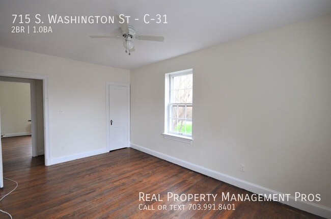 Building Photo - Old Town Alexandria 2 Bedroom