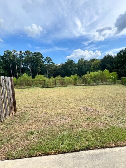 Building Photo - 339 Gum Swamp Trl