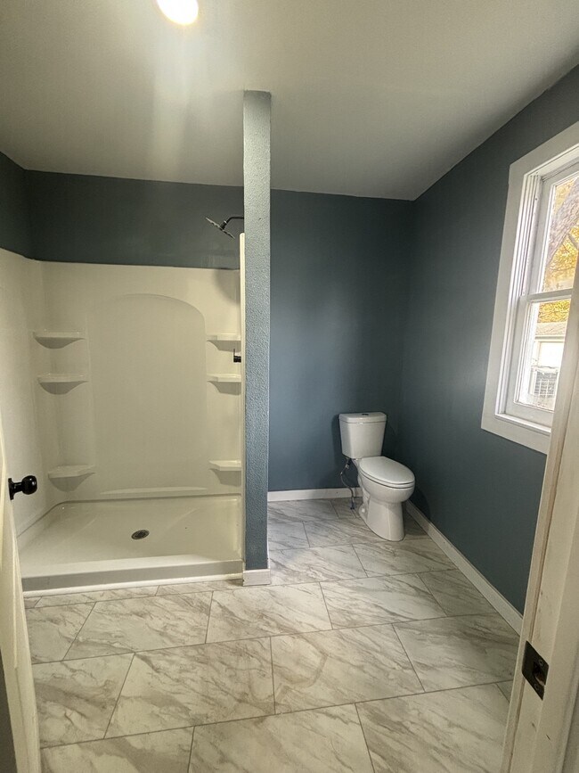 Building Photo - 225 E Bergey St