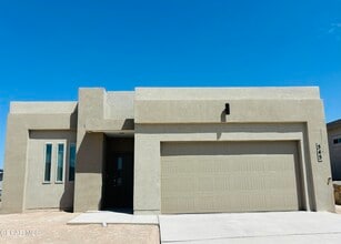 Building Photo - 545 Osier Dr