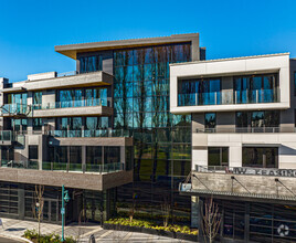 Building Photo - Parque Kirkland Apartments