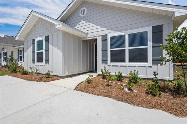 Building Photo - 1172 Sweet Laurel St