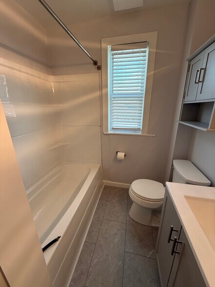 Building Photo - 1050 Princetown Rd