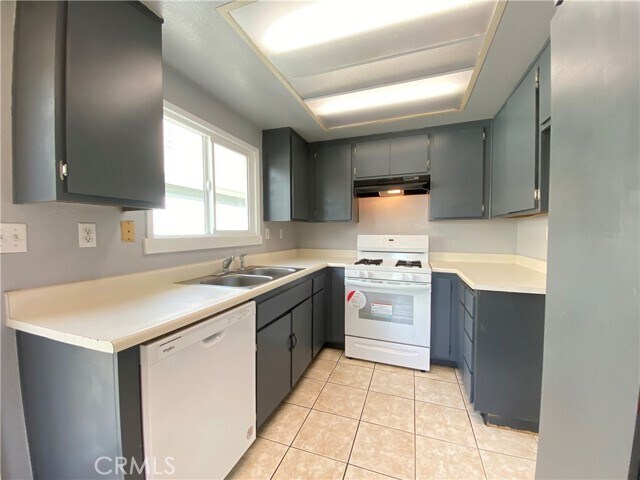 Building Photo - 14515 Woodland Dr