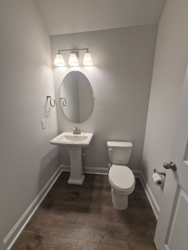 Building Photo - 301 Harvest Mdw Xing