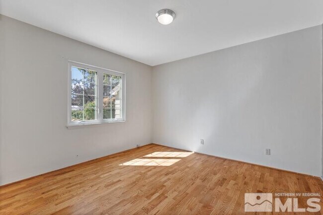 Building Photo - 1530 Allen St