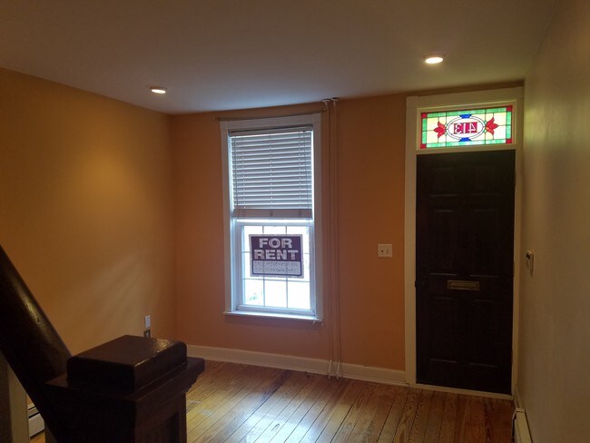 Building Photo - 413 Gittings St