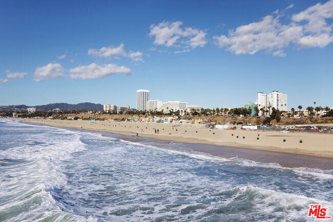 Building Photo - 1447 Stanford St