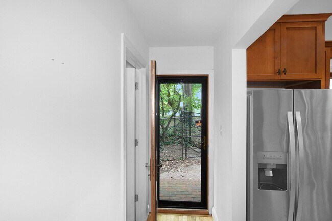 Building Photo - 149 Windcliff Rd