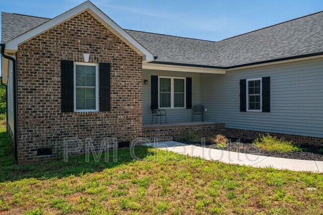 Building Photo - 2128 Chatfield Rd