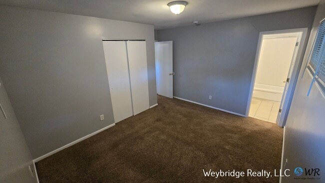 Building Photo - Beautiful 3 Bedroom 2 Full Bath Home Locat...